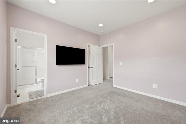 Building Photo - 246 Norland Knoll Dr