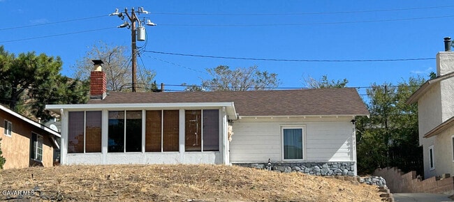 Primary Photo - 14971 Elizabeth Lake Rd