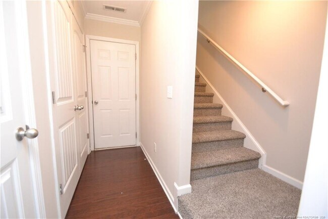 Building Photo - 327 Dove Cottage Ln