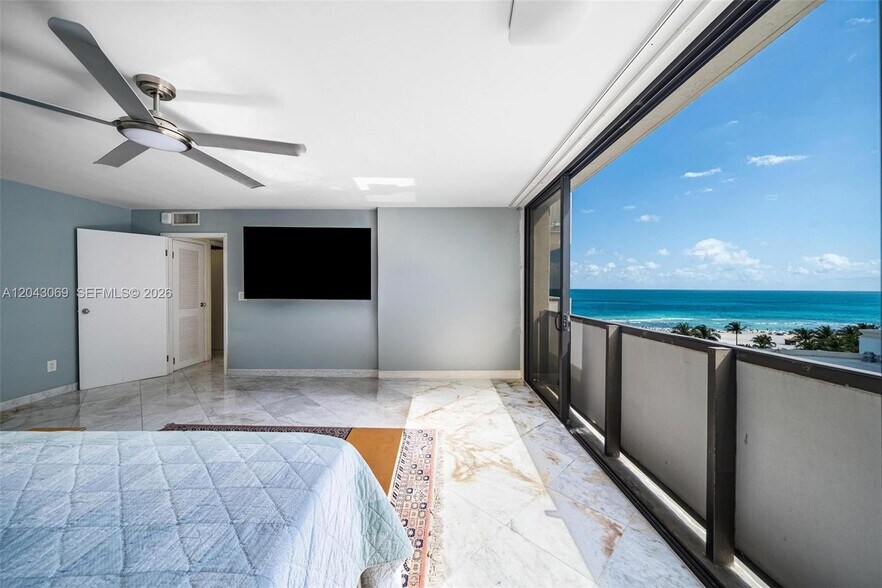Building Photo - 1623 Collins Ave