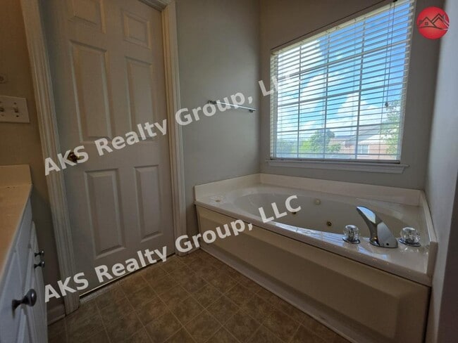Building Photo - 1108 Colony Trail