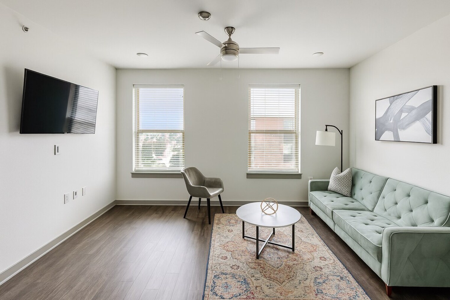 Building Photo - 111 E 4th St