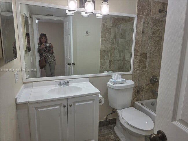 Building Photo - 8100 Geneva Ct