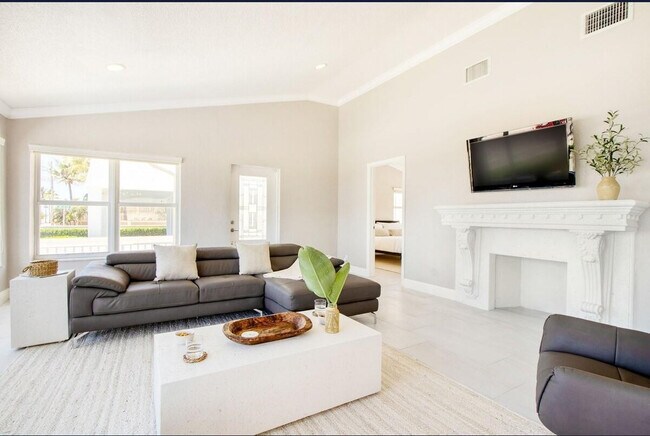 Building Photo - 1501 N Fort Lauderdale Beach Blvd