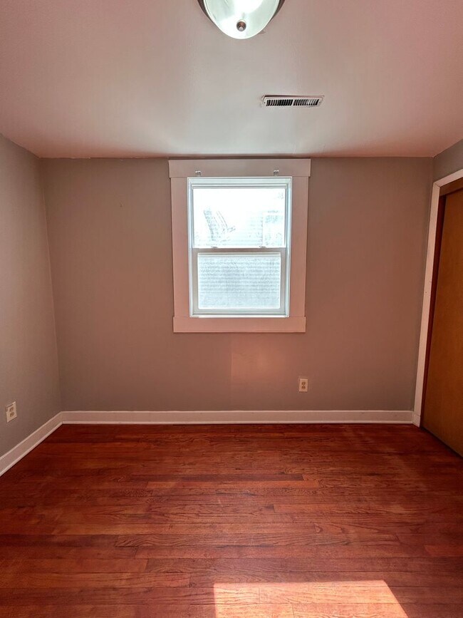 Building Photo - Black Milvus Rentals (6201 S. 42nd St.)