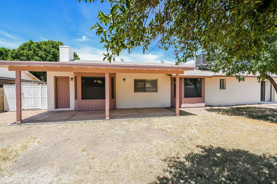 Building Photo - 301 E Keogh Dr