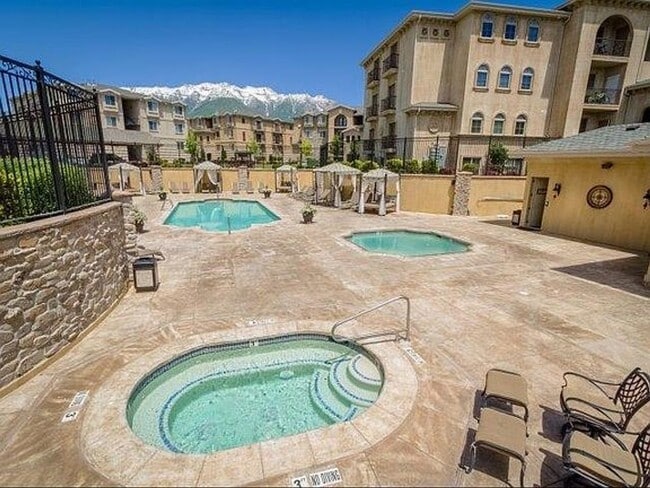Building Photo - Beautiful 3 Bedroom 2 Bath Condo in Torino Village in North Orem
