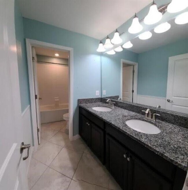 Building Photo - 1562 Ludington Ave