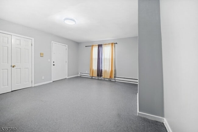 Building Photo - 83 Jersey St