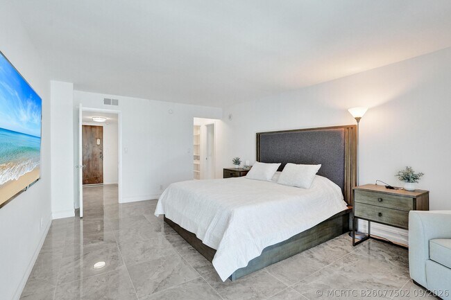 Building Photo - 1360 S Ocean Blvd