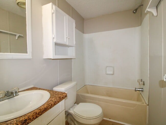 Building Photo - Completely Updated 3BR/2BA Trailer in Musc...