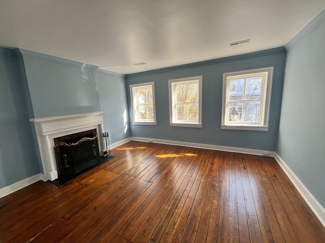 Building Photo - 612 Caroline St