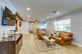 Building Photo - 12 S Arcturas Ave