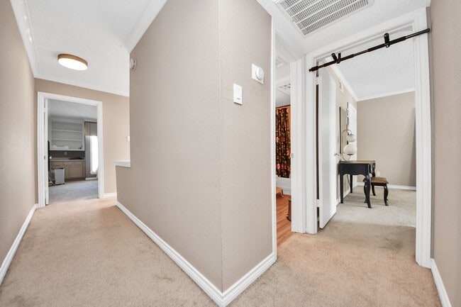 Building Photo - 781 Country Pl Dr