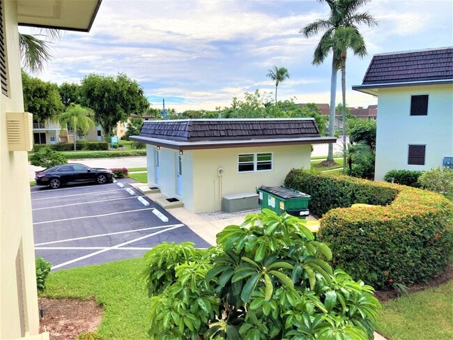 Building Photo - 130 N Collier Blvd
