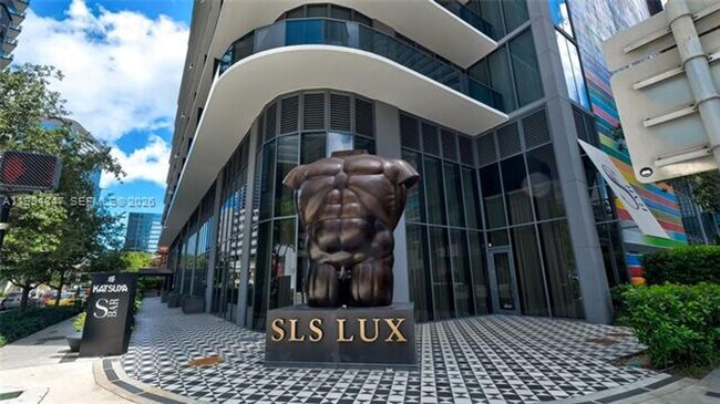 Building Photo - 801 S Miami Ave