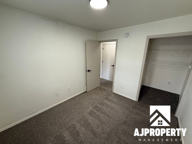 Building Photo - 2809 E Bragstad Dr