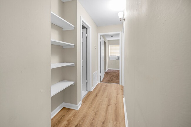 Building Photo - Palm Court Apartments