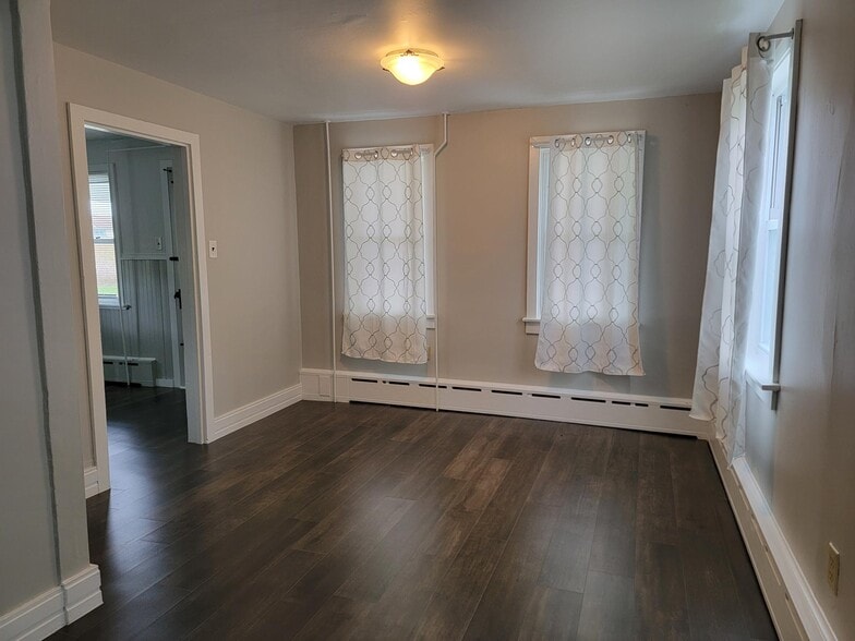 Building Photo - 124 Michters Rd