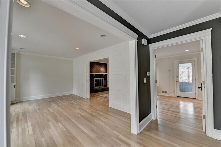 Building Photo - 3914 Granger Dr