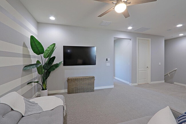 Building Photo - 7350 E Vista Bonita Dr