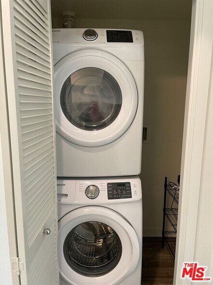laundry in unit - 12655 Bluff Creek Dr