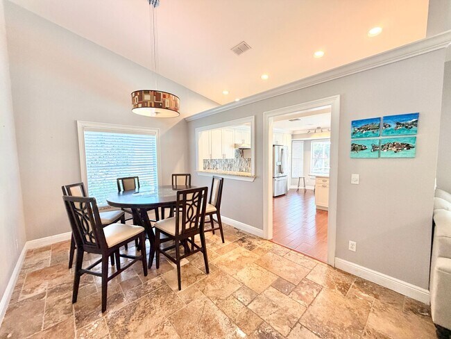 Building Photo - ** BERKSHIRE LAKES ** 3 BED / 2 BATH - SINGLE FAMILY - POOL HOME - GREAT LOCATION! - ANNUAL RENTAL