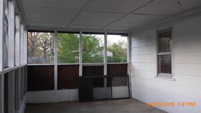 Building Photo - 504 McLemore St