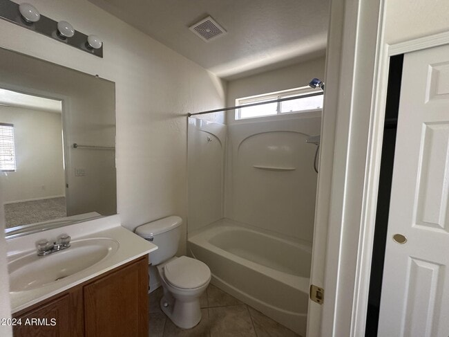 Building Photo - 22814 W Cantilever St