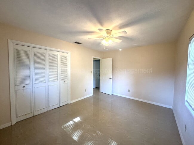 Building Photo - 612 Martin Ave