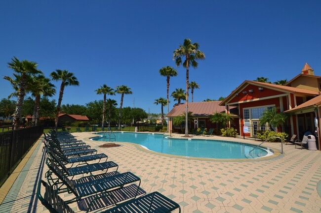 Building Photo - Beautiful 1/1 in Villas Del Sol ~ Gated Comm w/ Resort-Style Amenities!
