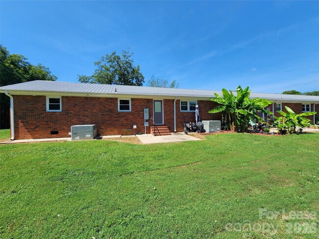 Building Photo - 705 China Grove Hwy