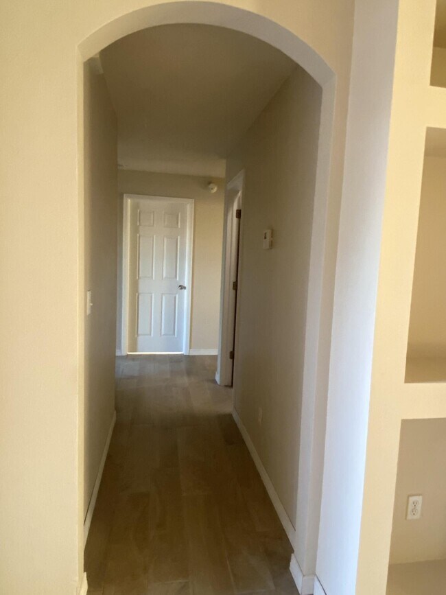 Building Photo - 600 Missy Ct
