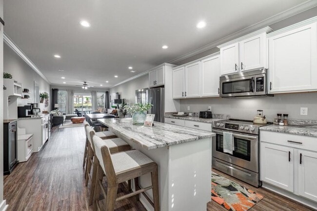 Building Photo - 117 Lookout Point