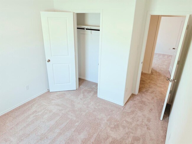 Building Photo - 212 The Good Wy