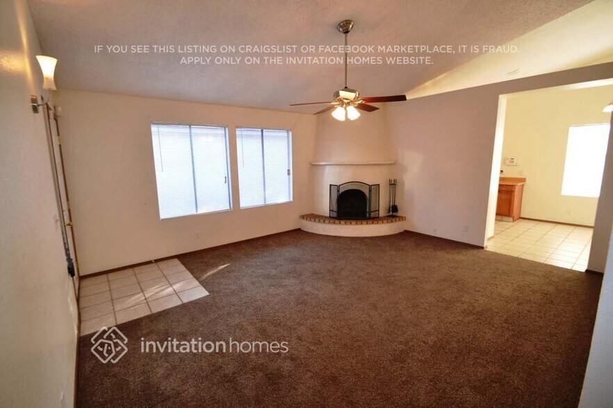 Building Photo - 921 S Val Vista Dr