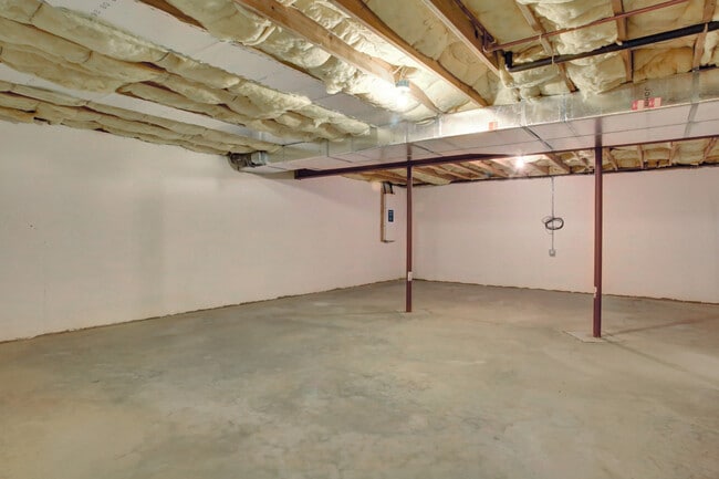 Building Photo - 16 Lismore Pl