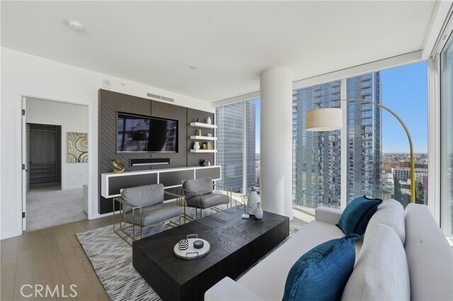 Building Photo - 1050 S Grand Ave