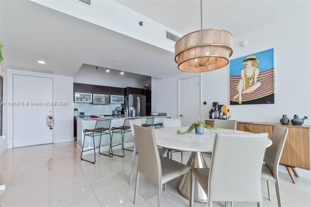 Building Photo - The Plaza 901 Brickell