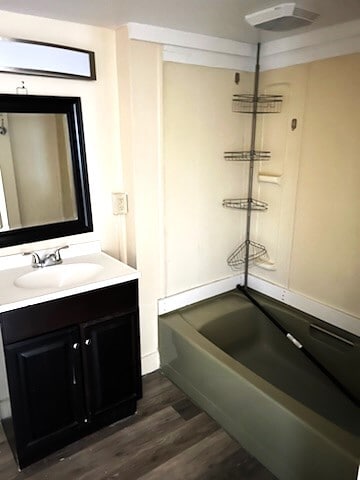 Building Photo - 3 bedofrd st bath