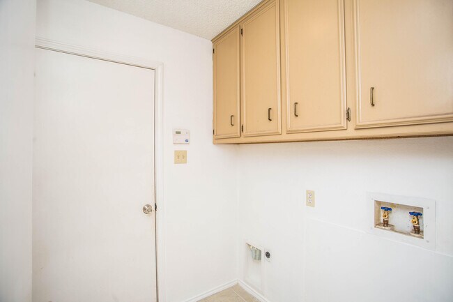 Building Photo - 2212 85th St