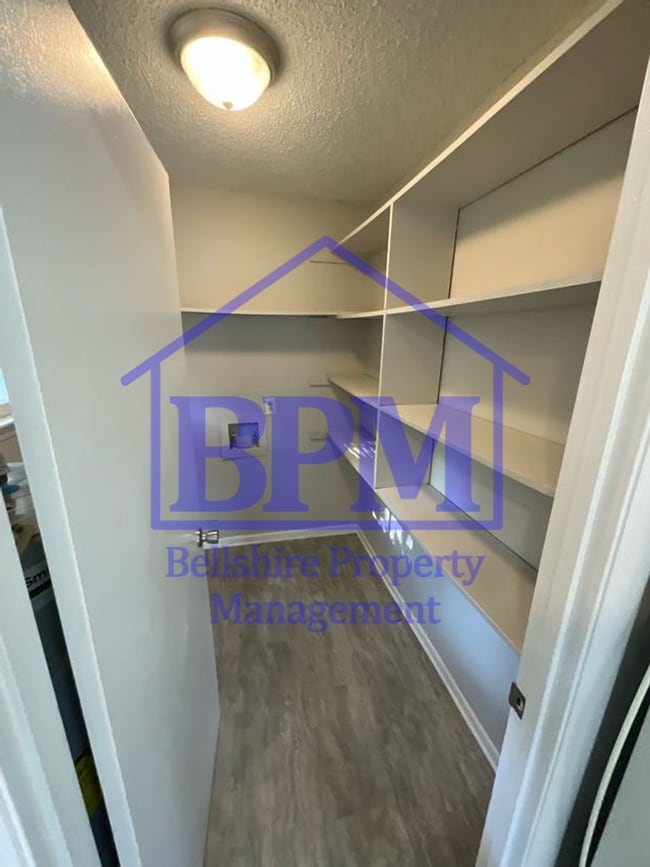 Building Photo - Spacious 3 Bed, 1 Bath Home in Springfield...