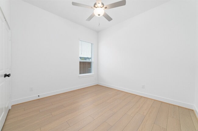 Building Photo - 5177 Enchanted Pne Ct