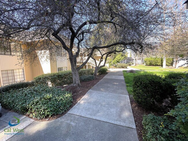 Building Photo - $2,695 - 2 Bed/2 Bath Retirement Resort Li...