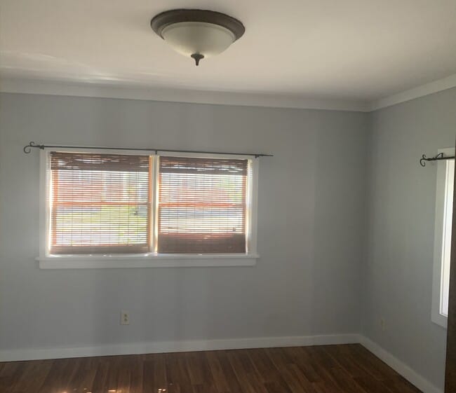 Building Photo - 161 Breen Ave
