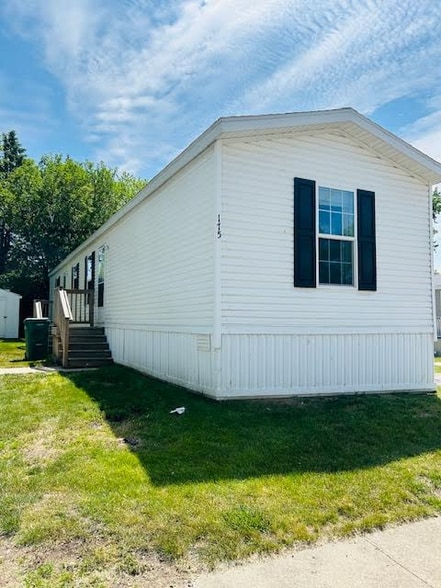 Primary Photo - 175 Parker Lake Dr