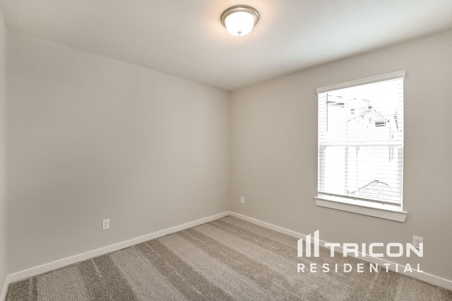 Building Photo - 22813 Terrazzo Dr