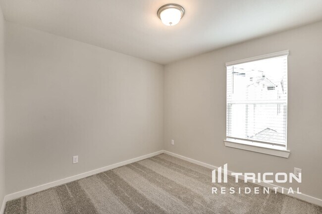 Building Photo - 22829 Terrazzo Dr