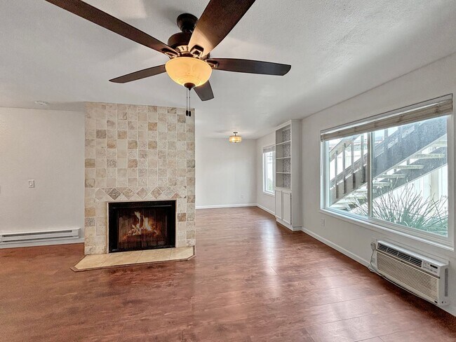 Building Photo - Gorgeous 2BD/1BA Upgraded Condo in Cheroke...