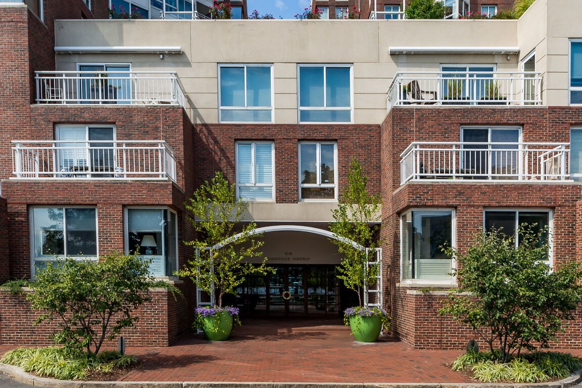 Building Photo - 83 Cambridge Pky